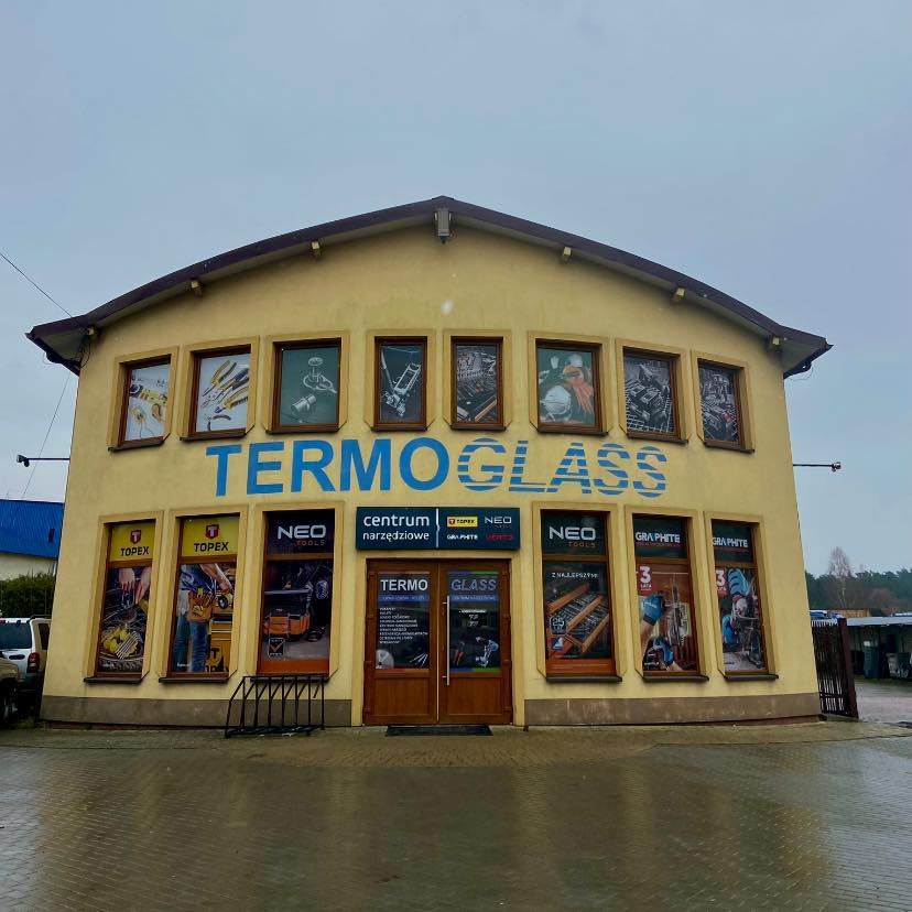 Budynek zakładu produkcyjnego Termoglass w Janowie Lubelskim